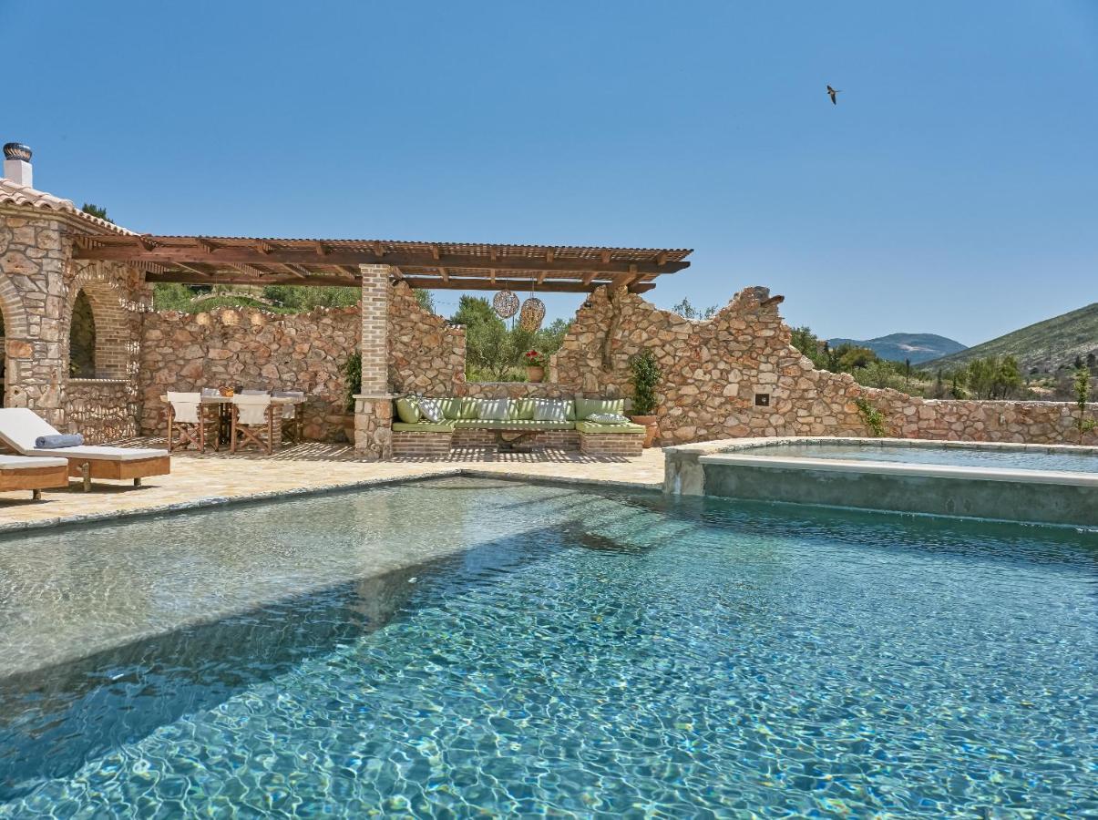 Villa Meralia Anafonitria ภายนอก รูปภาพ