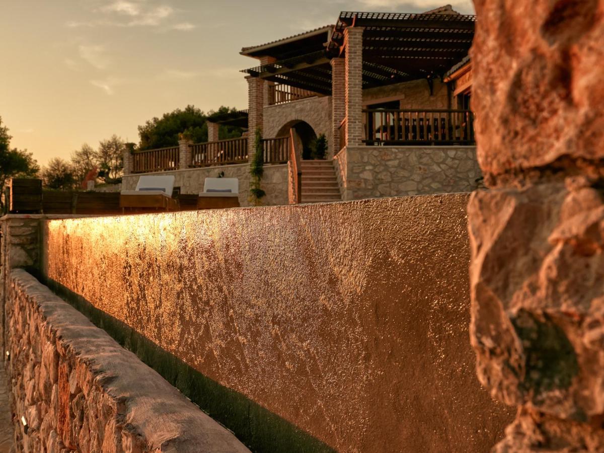 Villa Meralia Anafonitria ภายนอก รูปภาพ