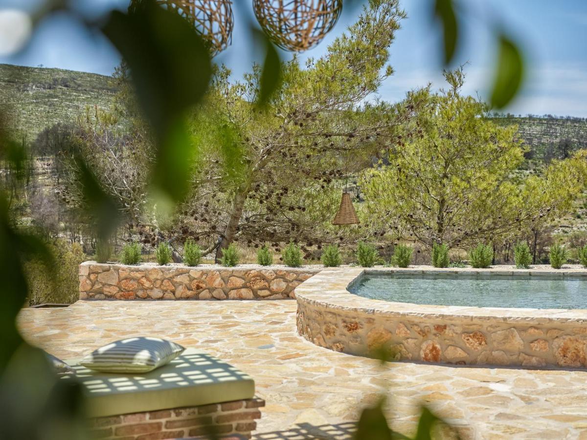 Villa Meralia Anafonitria ภายนอก รูปภาพ