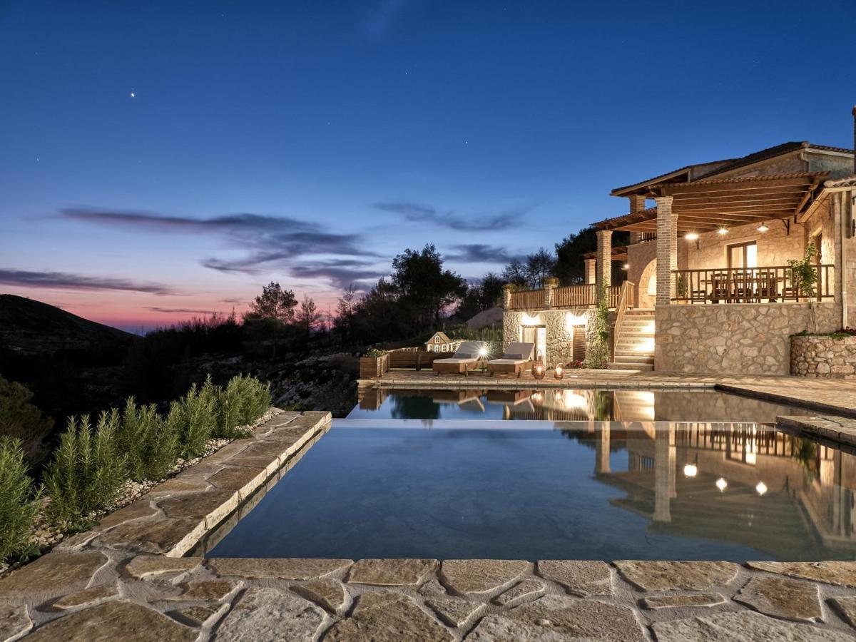 Villa Meralia Anafonitria ภายนอก รูปภาพ